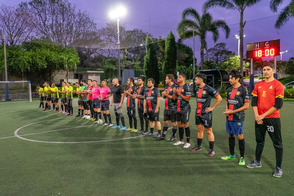 Equipos de fútbol durante un evento en AFZ